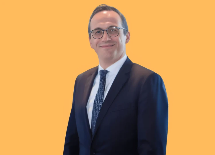 FOTOGRAFIA DOCENTE STEFANO GIOFFREDI MASTER IN HOTEL WACADEMY.png