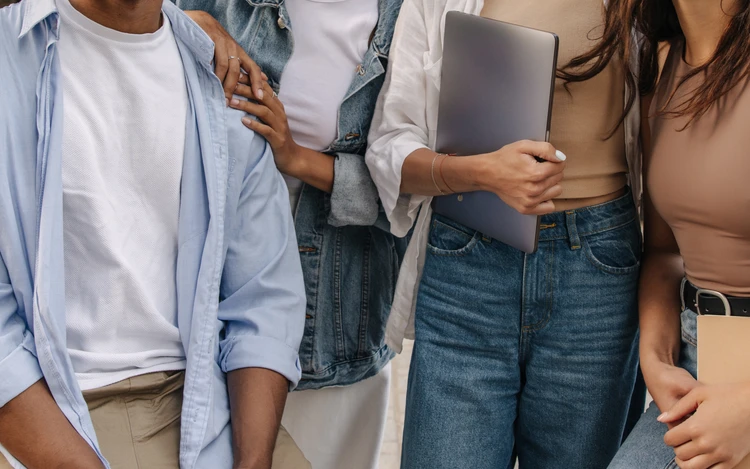 Fotografia articolo mi suggerisci i master più indicati per neolaureati senza esperienza.png