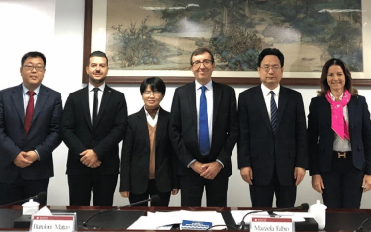 Fotografia delegazione universitaria con w.academy in visita a Shanghai, Chengdu e Pechino per rafforzare la cooperazione tra Italia e Cina nel campo dell’istruzione