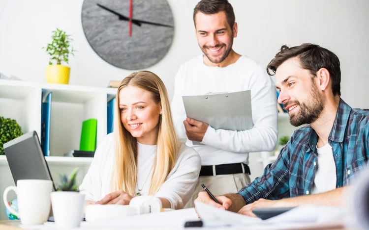 Fotografia studenti al lavoro durante il Master in Finanza, Controllo e Tecnologie Finanziarie 4.0 di w.academy, dedicato all’innovazione e alla digital transformation