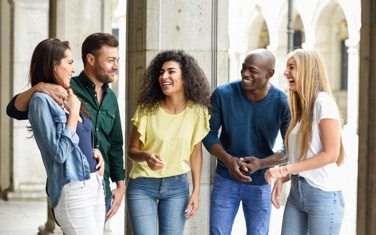 foto Master in Web Marketing, Social Media & Graphic Design! Connessione in corso… via!