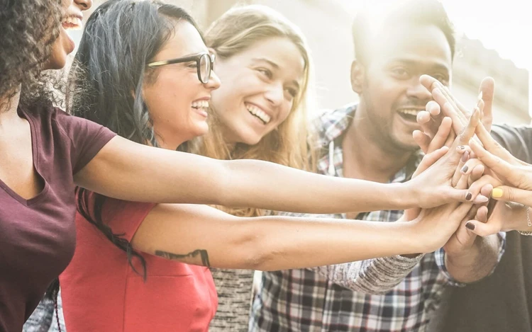 fotografia siete pregati di allacciare le cinture di sicurezza. Il volo n.258 dell’Executive Master in Human Resources Management sta per atterrare